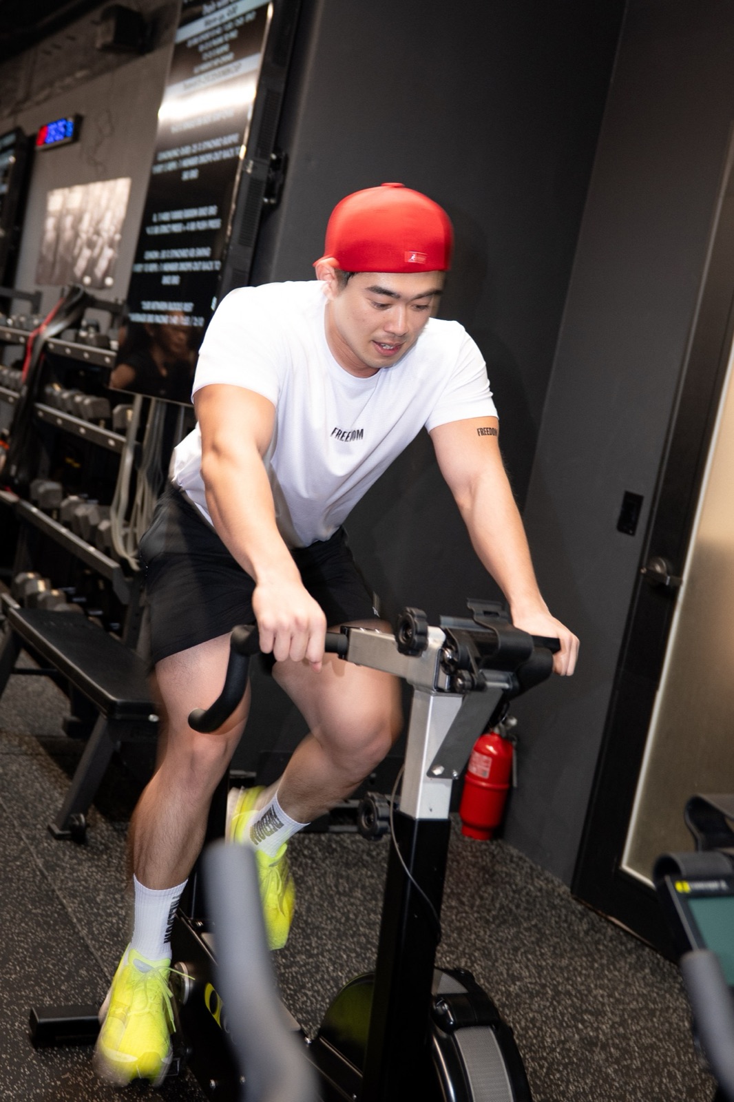 HYROX videographer Korea — BikeErg effort captured from the side during a HYROX class in Seoul